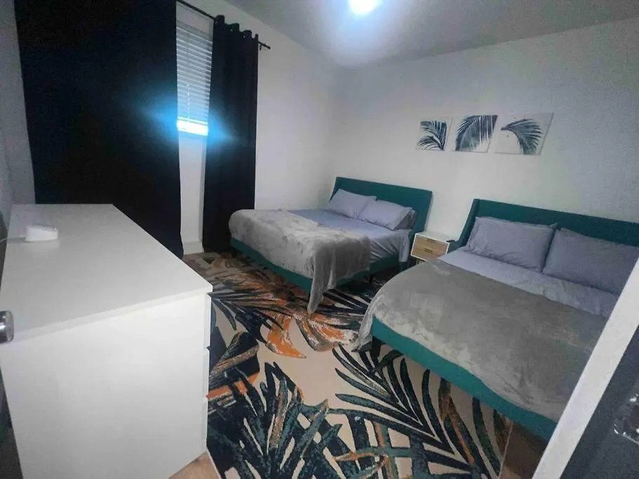 The Peacock Inn - 8 Bdr 4 Bth 14 Bds 라스베이거스 0*,