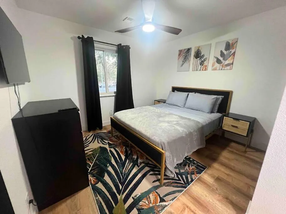 The Peacock Inn - 8 Bdr 4 Bth 14 Bds 라스베이거스 미국