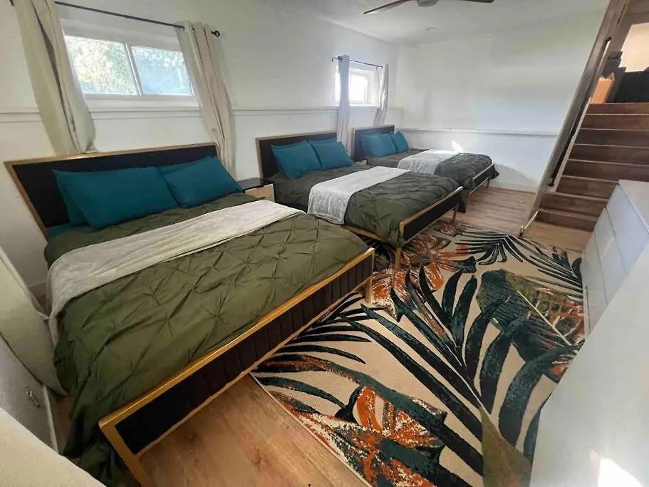The Peacock Inn - 8 Bdr 4 Bth 14 Bds 라스베이거스 빌라