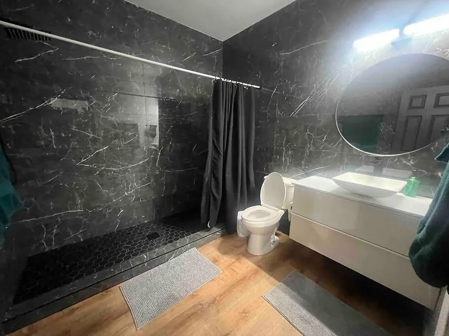 Vila The Peacock Inn - 8 Bdr 4 Bth 14 Bds Las Vegas
