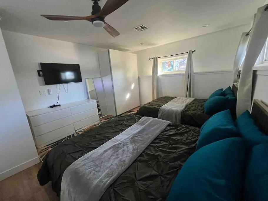 Vila The Peacock Inn - 8 Bdr 4 Bth 14 Bds Las Vegas