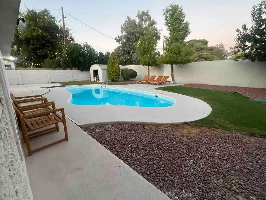 Vila The Peacock Inn - 8 Bdr 4 Bth 14 Bds Las Vegas