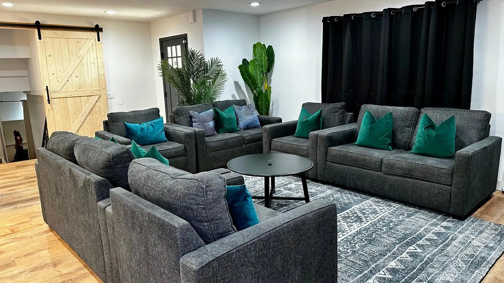 Vila The Peacock Inn - 8 Bdr 4 Bth 14 Bds Las Vegas USA